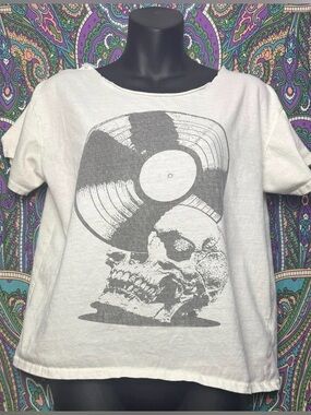 Off Shoulder White Graphic Skull & Vinyl Record Tee Punk Emo Grunge Rock Medium